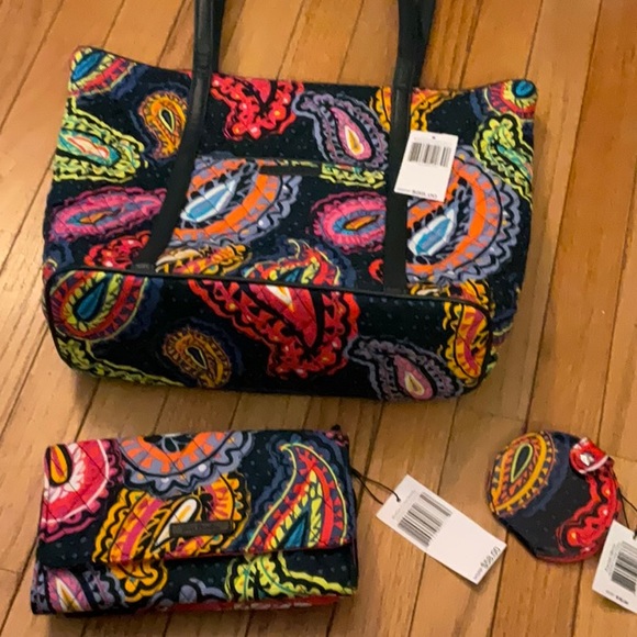 Small trimmed Vera, wallet, and matching mirror in Twilight Paisley. - Picture 2 of 3